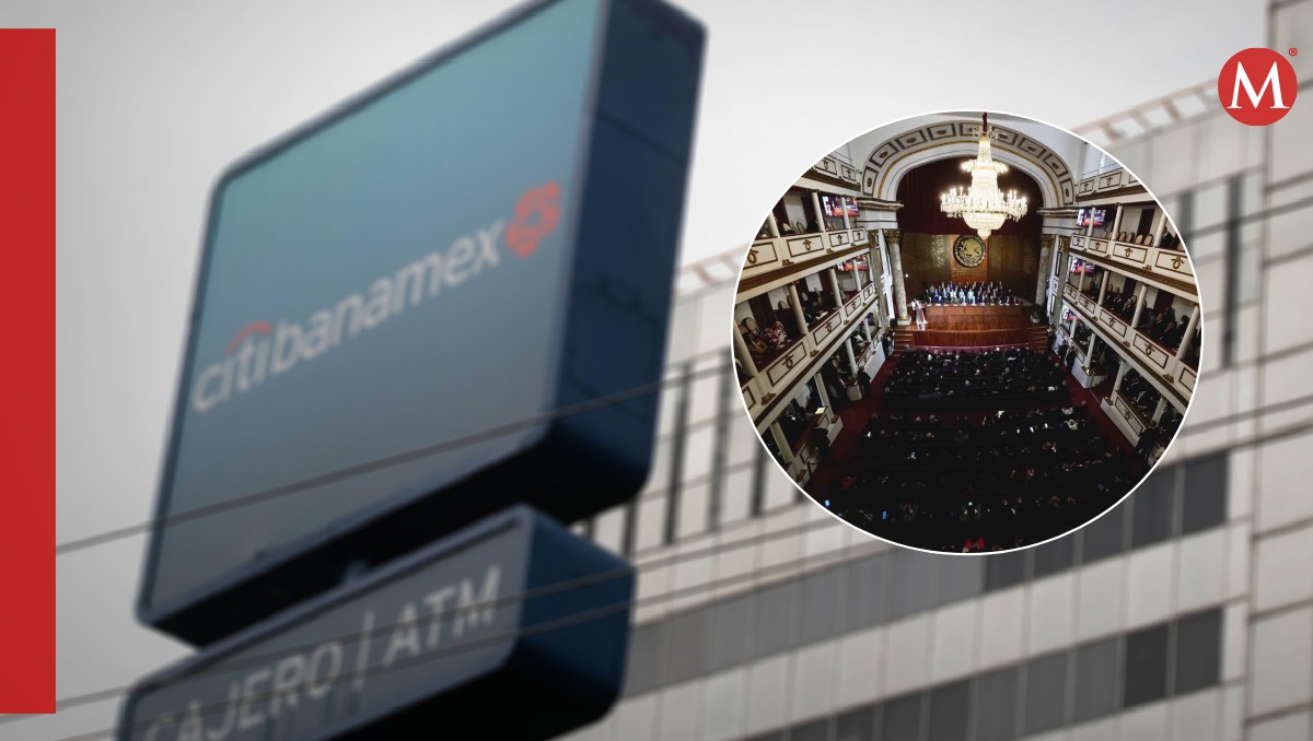 Los bancos en plazas comerciales operan incluso en días festivos. Foto: (Cuartoscuro)
