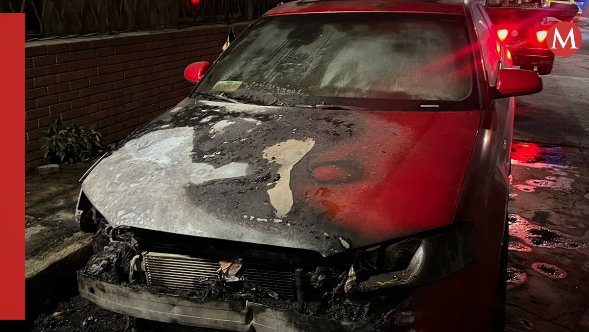 Incendio de carros en Nuevo León. Foto: Especial