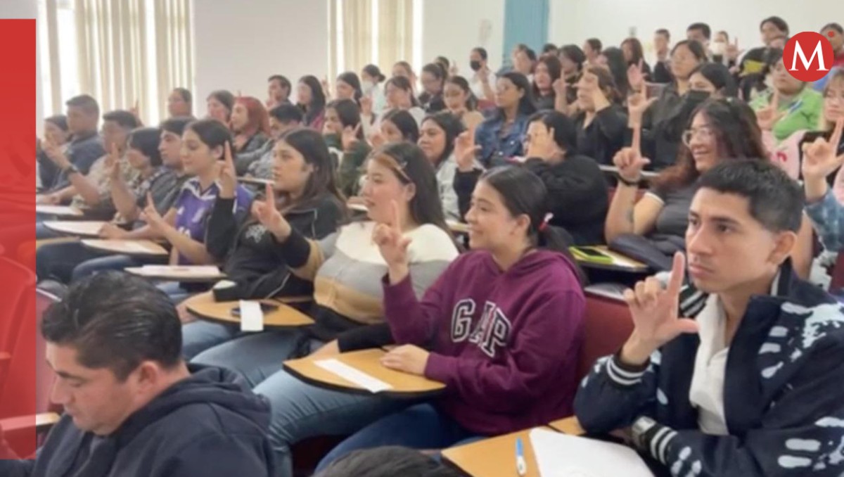 Con lengua de señas capacitan a estudiantes de enfermería de la UAT