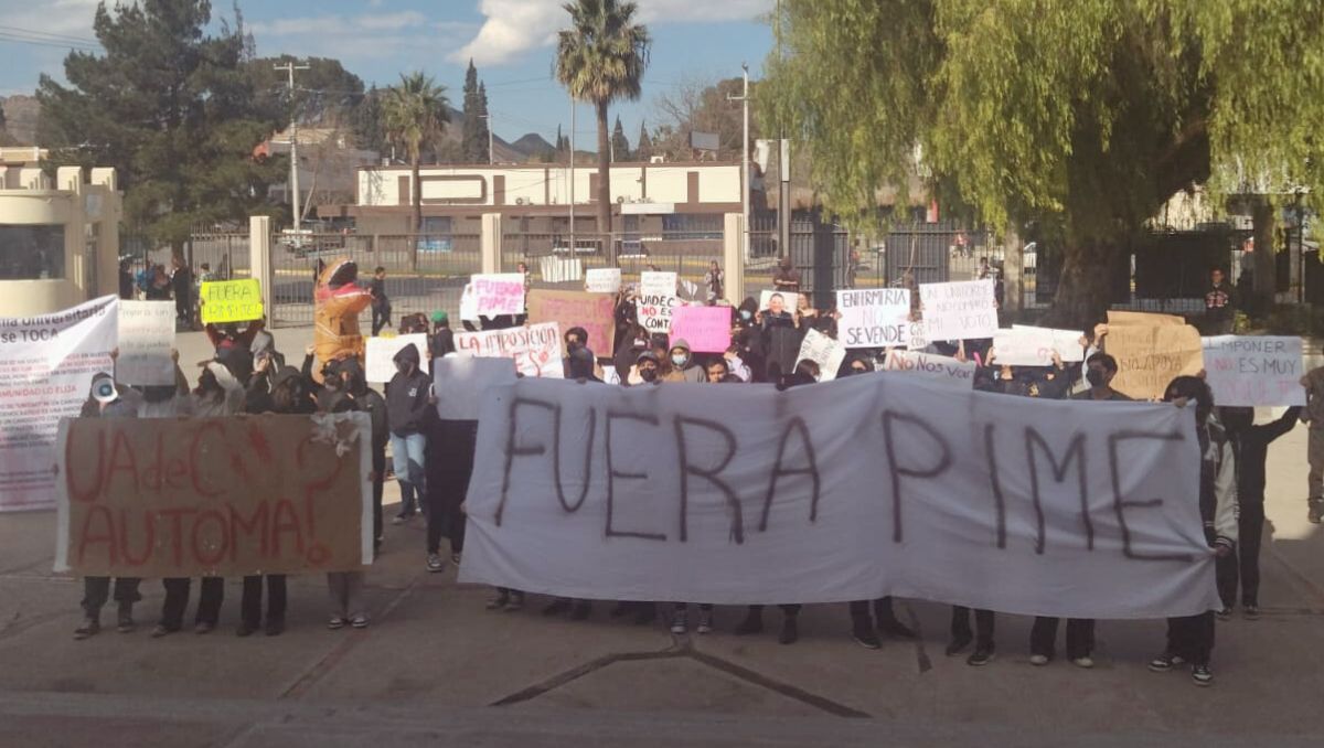 Plantón en UAdeC. | Especial