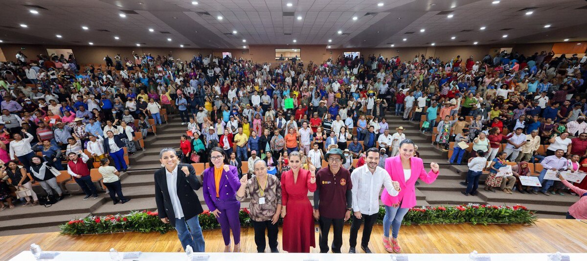 Evelyn Salgado Guerrero se reúne con personas adultas mayores. (Especial)