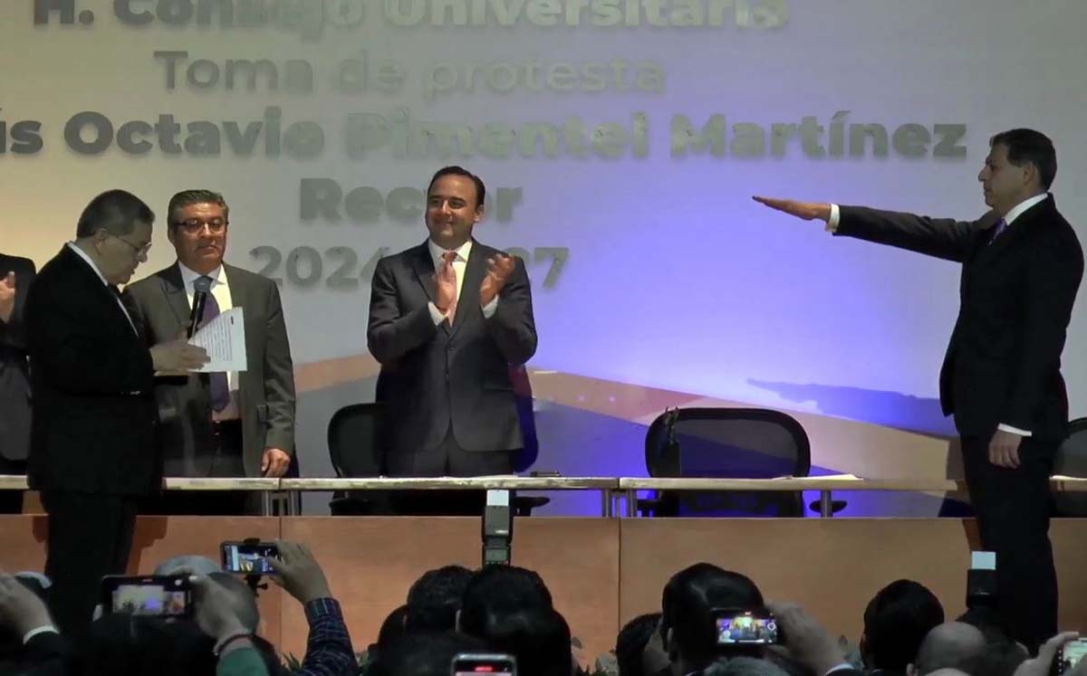 Toma de protesta rector de la UAdeC. l Especial