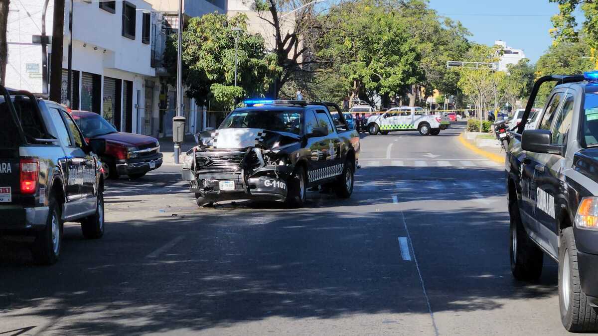 El accidente ocurrió sobre la avenida La Paz al cruce de la calle 8 de Julio. (Juan Carlos Munguía)