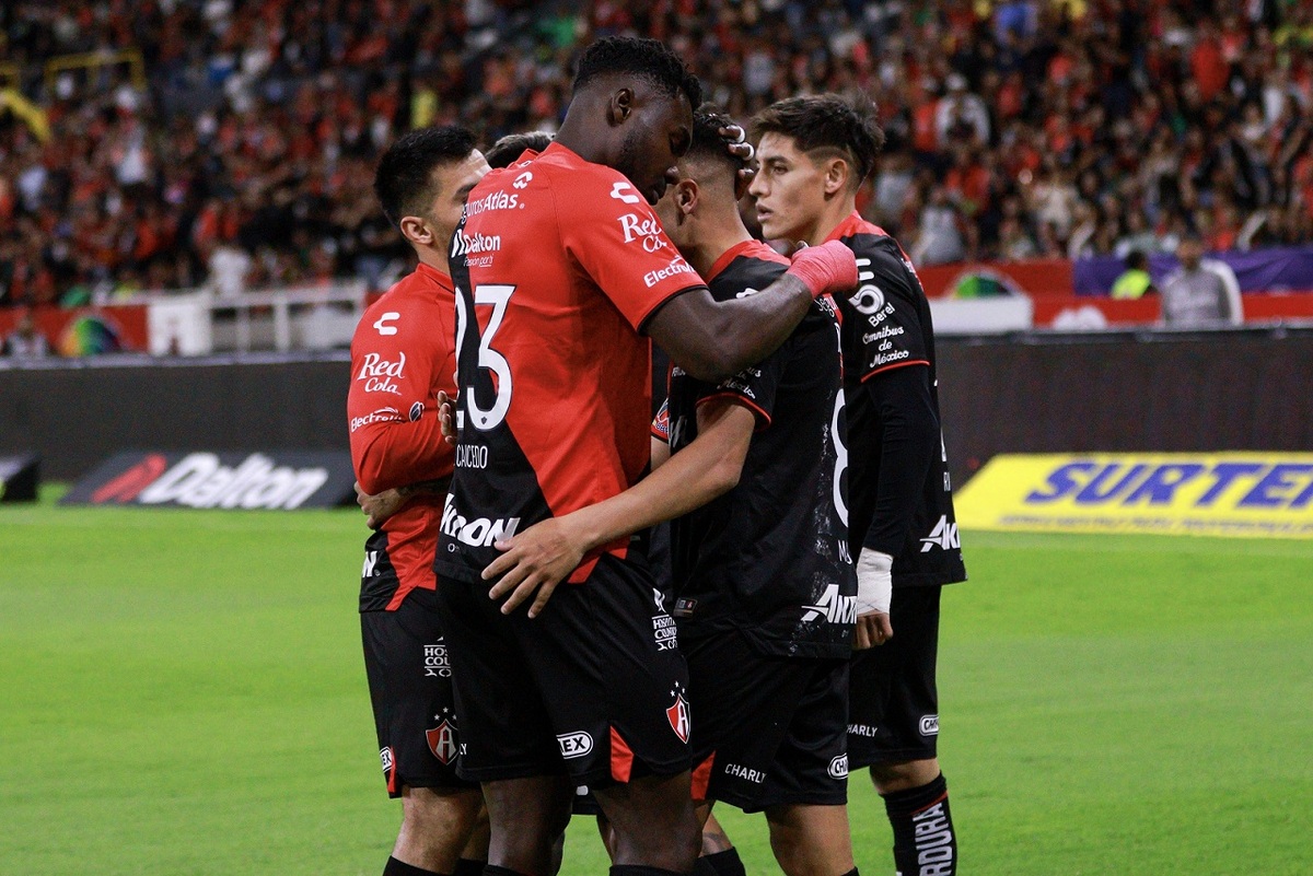 Atlas goleó a Santos en el Estadio Jalisco. (Mexsports)