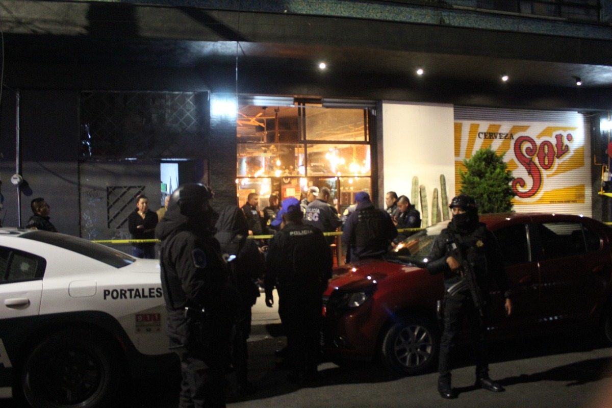 Paramédicos confirmaron el deceso del hombre.| Enrique Luna