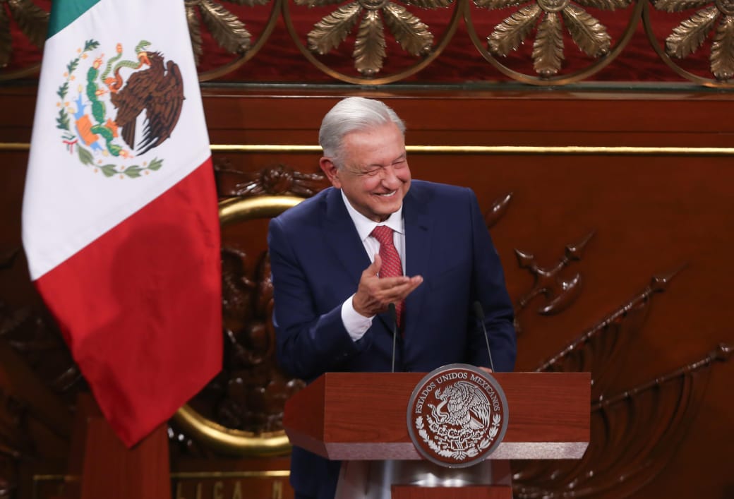 AMLO presenta su último paquetes de reformas constitucionales.