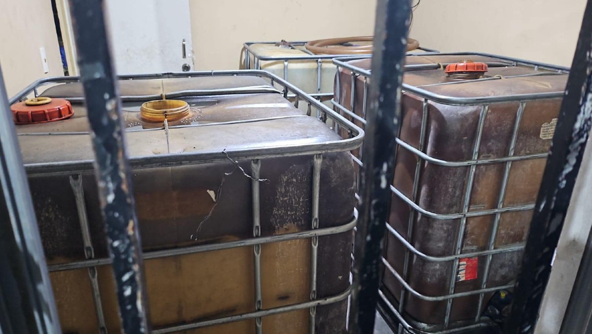 Aseguran contenedores irregulares de diésel en Reynosa.