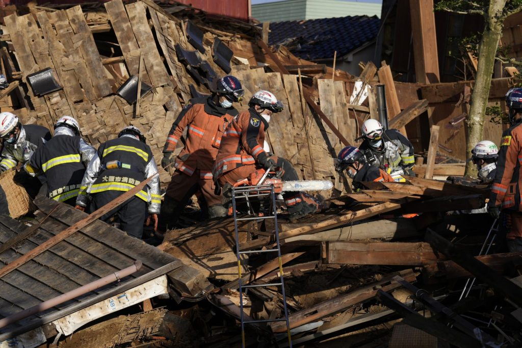 Se registra sismo en Japón durante tareas de rescate.