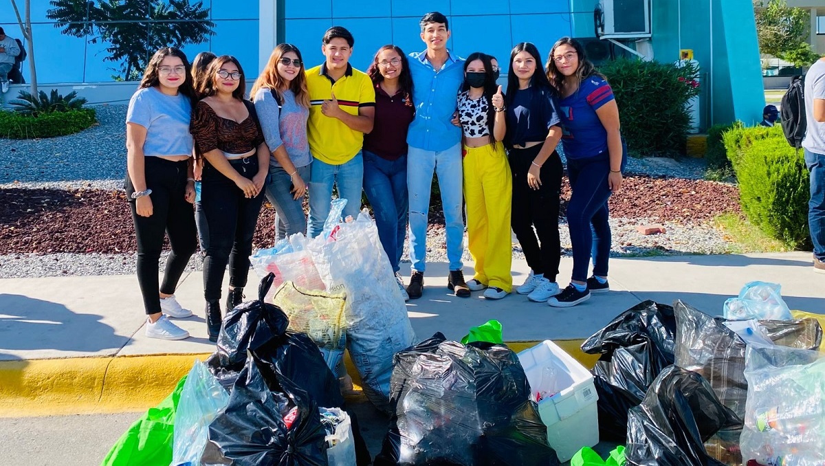 Alumnos se han organizado en la recolección de varios tipos de plásticos. (cortesía)