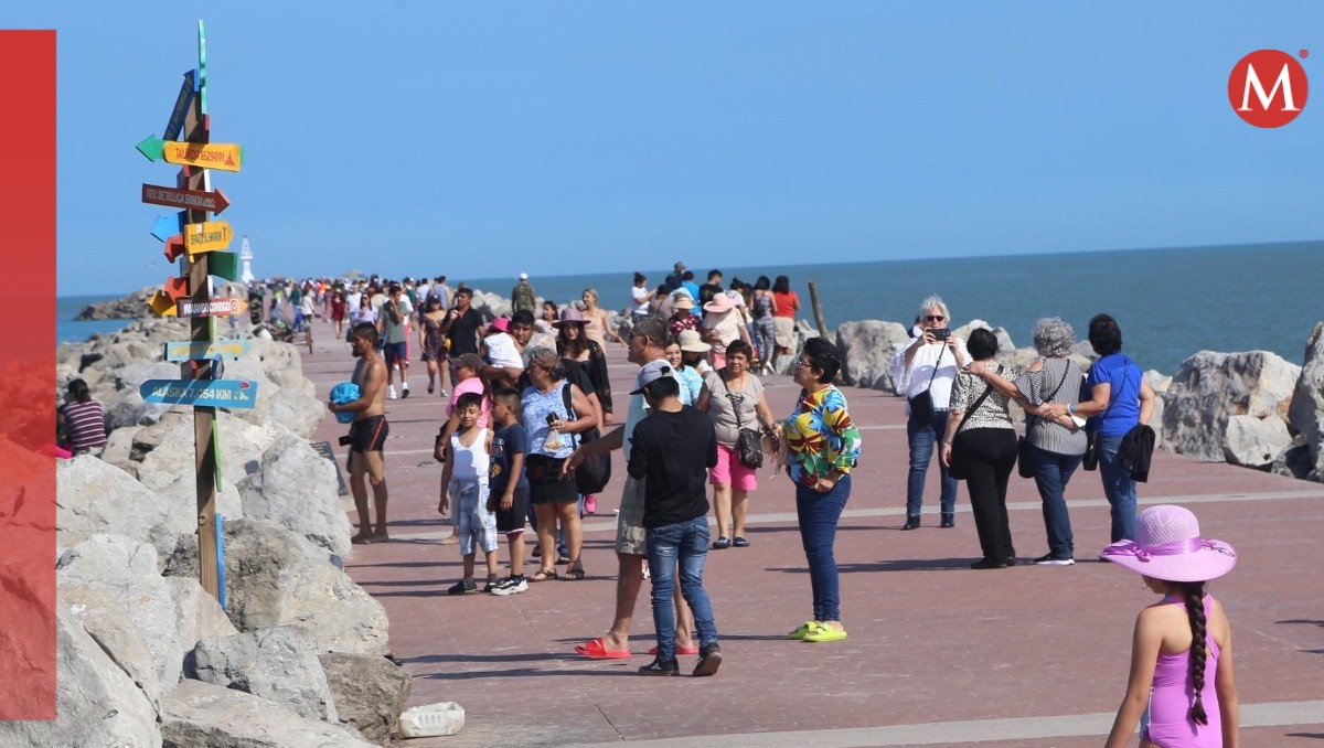 Arriban cerca de 50 mil bañistas a playa Miramar en puente vacacional