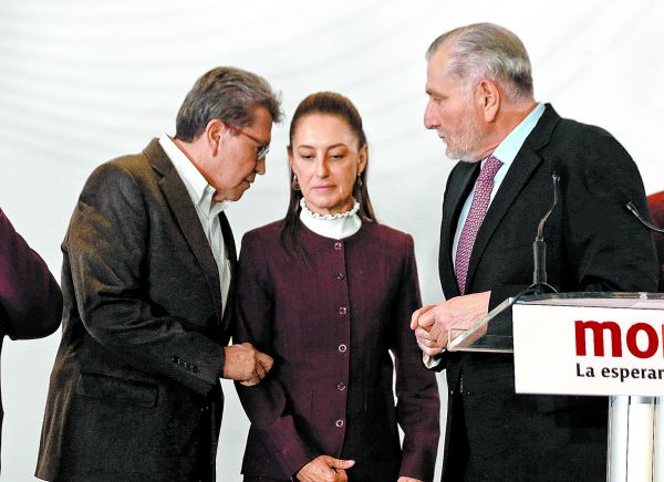 La ex jefa de Gobierno con Ricardo Monreal y Adán Augusto López. JORGE CARBALLO