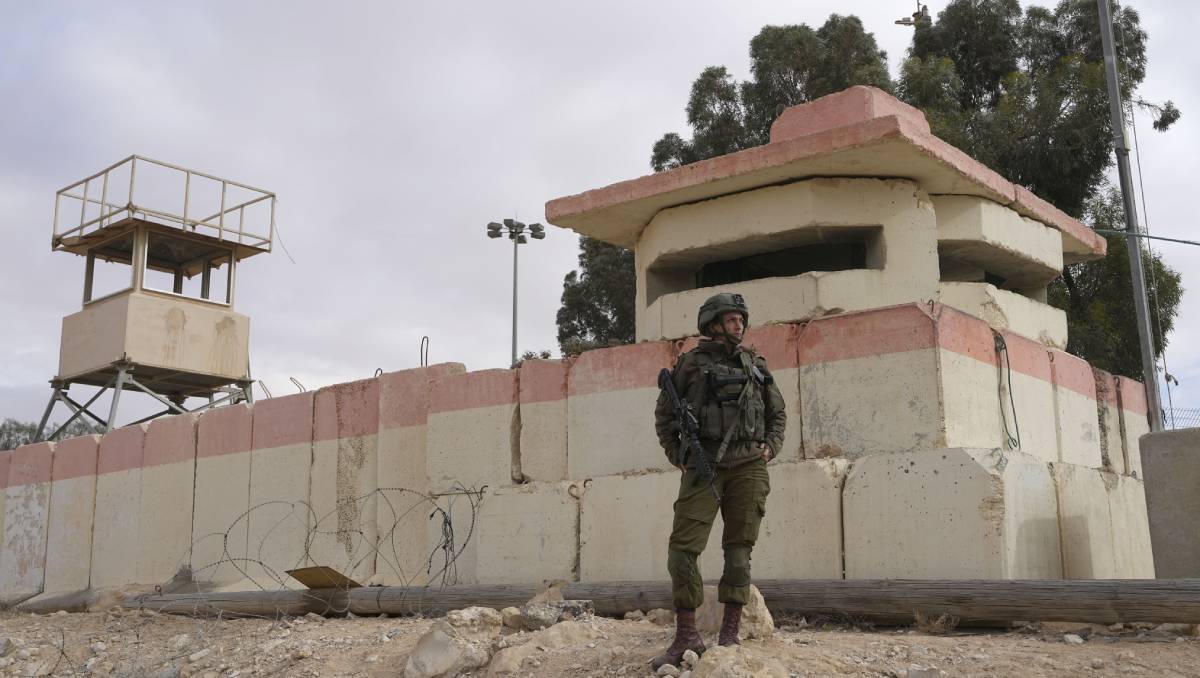Israel mantiene bajo asedio a la Franja de Gaza, donde el hambre arrasa | AP