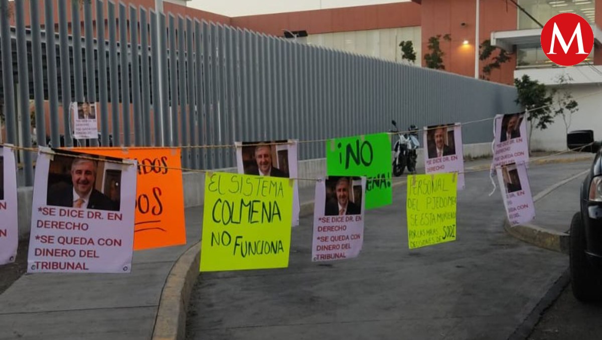 Abogados protestan frente a los juzgados civiles y familiares de Ecatepec