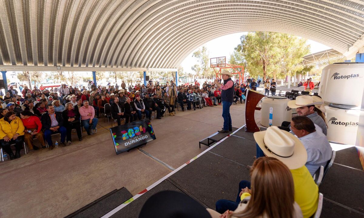 Impulsó la ampliación de mil 200 metros de la red de agua potable y 211 tomas domiciliarias. | Especial