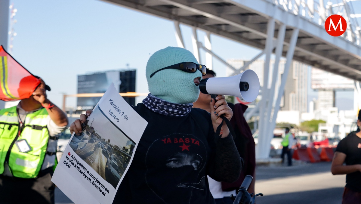 Vía Atlixcayotl Puebla: agreden a ciclistas durante manifestación | EsImagen