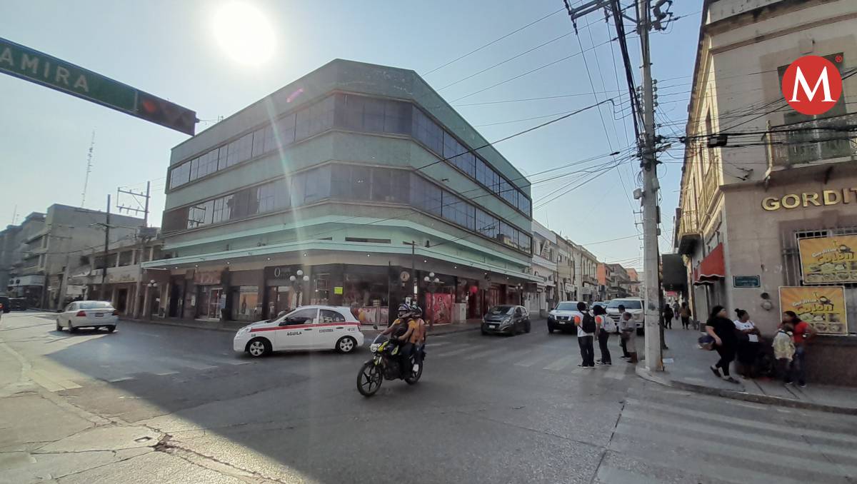 Comercios en zona centro de Tampico. (Yazmín Sánchez)