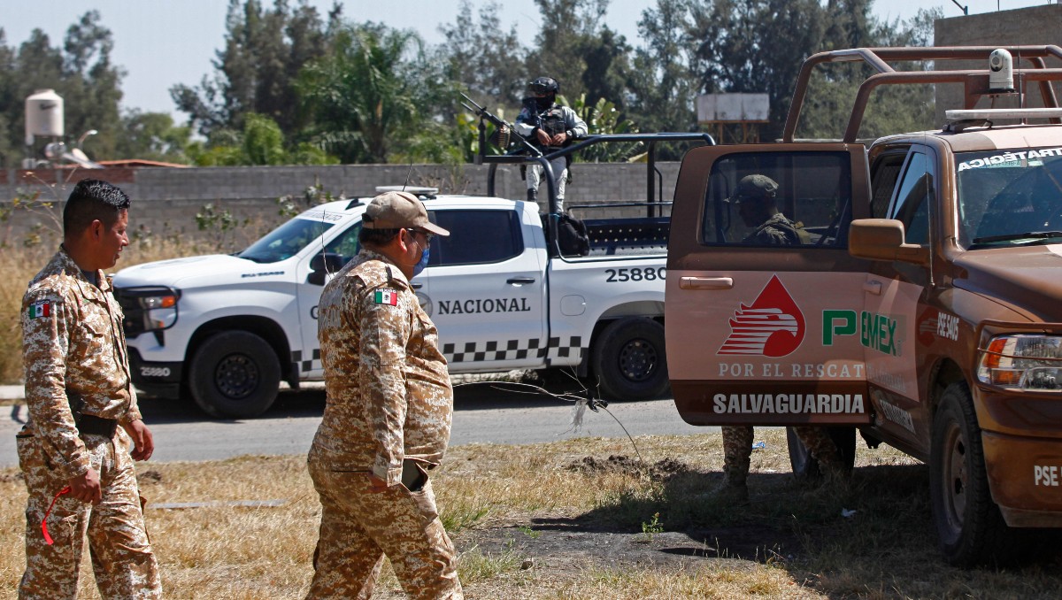 Personal de Pemex trabaja tras fuga de combustible en Tonalá, Jalisco (Fernando Carranza)