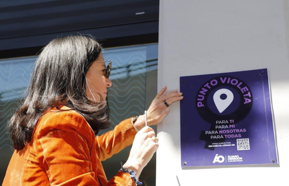Lía Limón presenta Punto violeta.