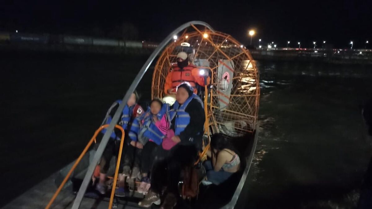 Migrantes en Río Bravo. | Especial