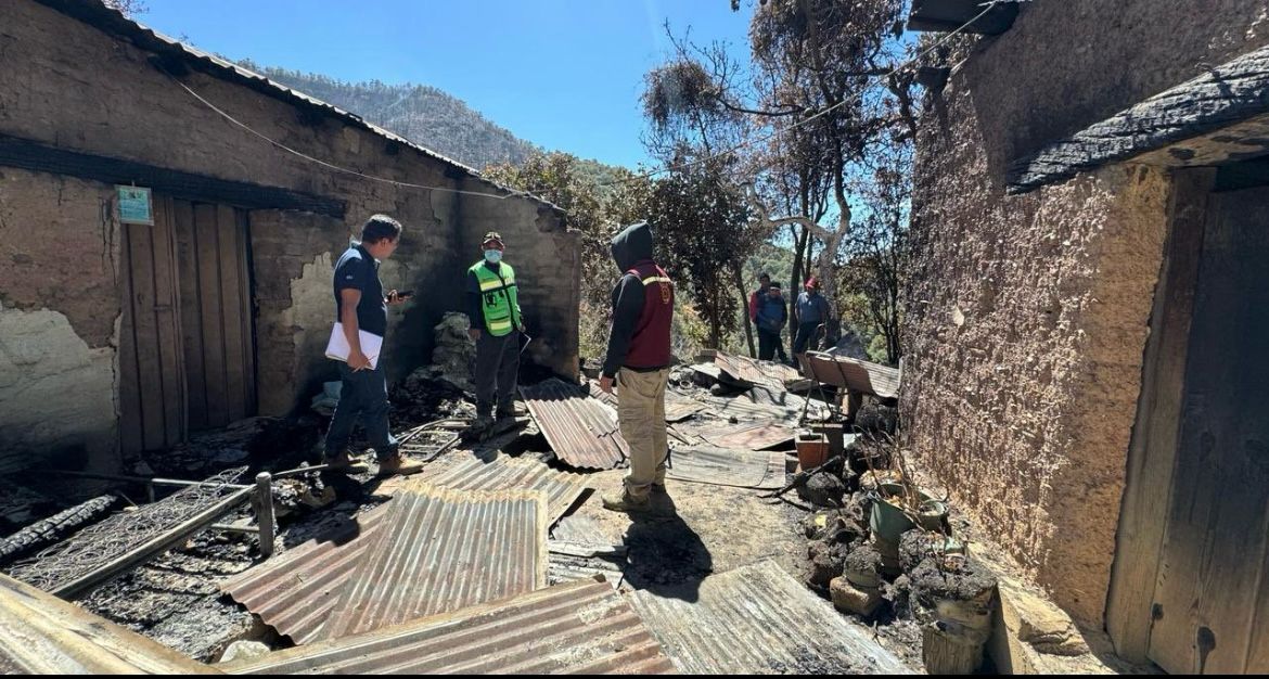 Controlado incendio forestal en la sierra norte de Oaxaca; sin heridos | Especial