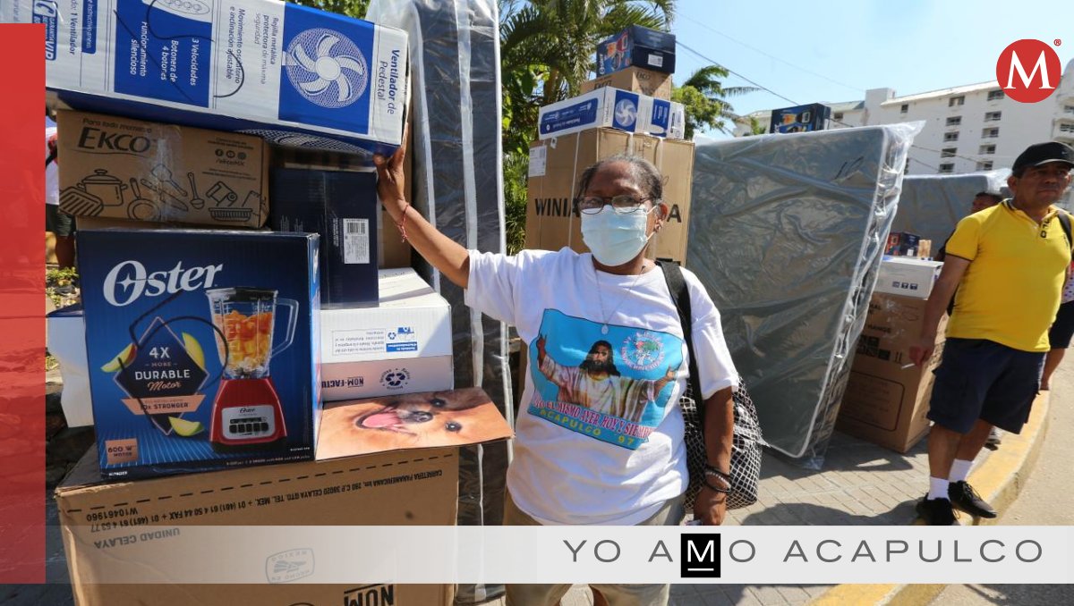 Entrega de enseres domésticos a los damnificados de Acapulco por el huracán. | Jorge Carballo