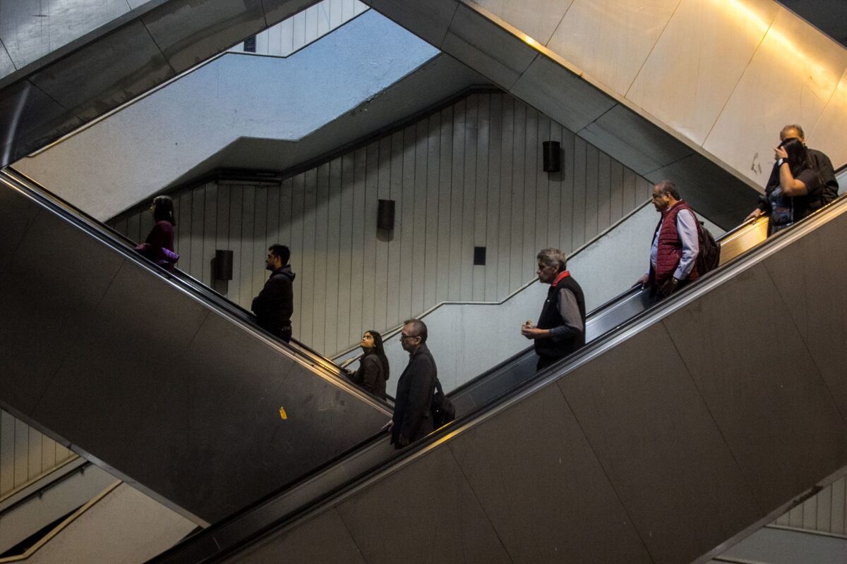 Escaleras del Metro de la Ciudad de México. (Foto: Cuartoscuro)