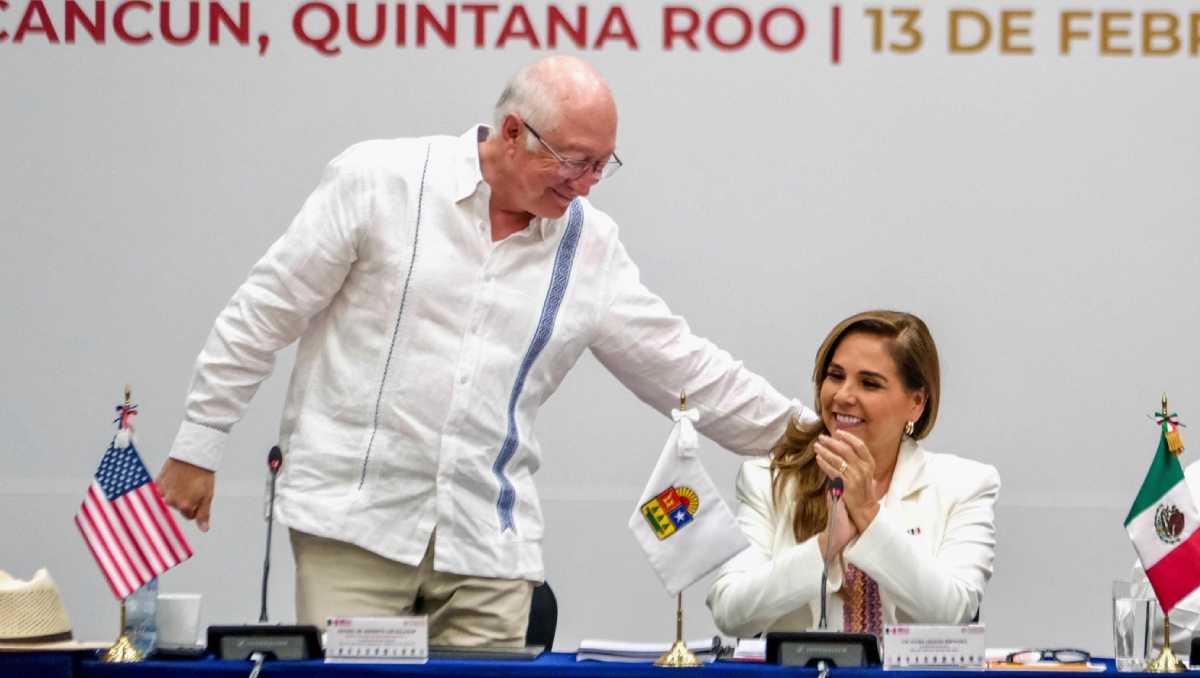 “Once empresas estuvieron con nosotros esta mañana y expresaron su interés en invertir en el sureste”, dijo Ken Salazar. | Especial