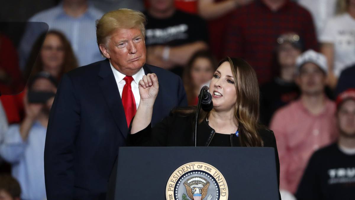 Ronna McDaniel, lideresa de los republicanos, aseguró que no pretende renunciar | AP