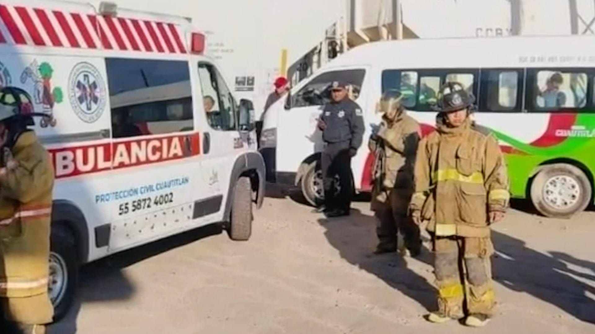 Tren golpea unidad de transporte público en Cuautitlán, Edomex; hay 10 heridos