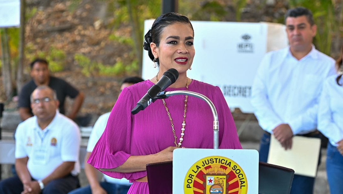 La alcaldesa Norma Otilia Hernández pidió a los habitantes no tener miedo ante la violencia en Chilpancingo. | Especial
