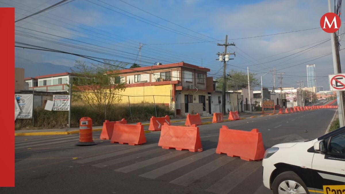 En el área no hay señalética que los oriente para tomar una calle alterna ni agentes de Tránsito de Monterrey. José Luis Marroquín