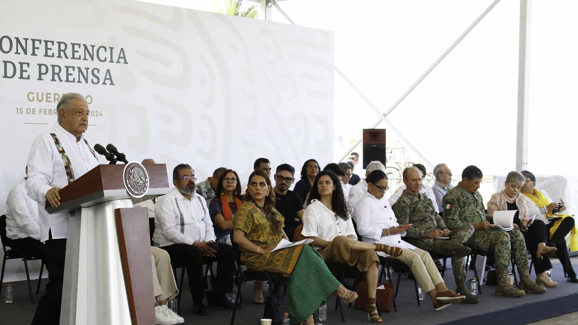 Expediente del caso Ayotzinapa está abierto y nunca se va a cerrar: AMLO