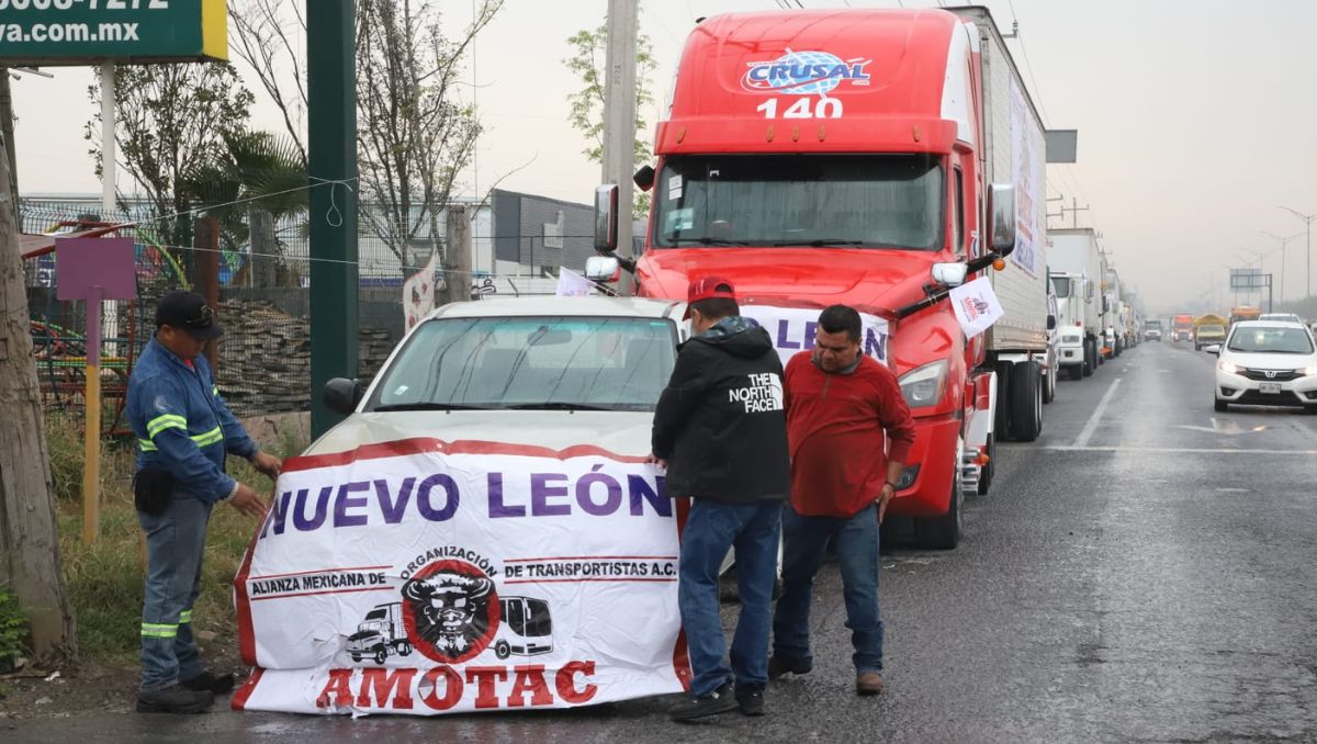 Paro nacional de transportistas en Nuevo León. Leonel Rocha
