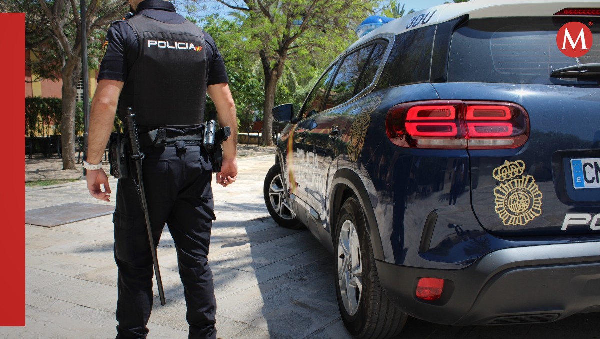 Policía detiene a mujer por acoso a maestro de su hijo | ESPECIAL