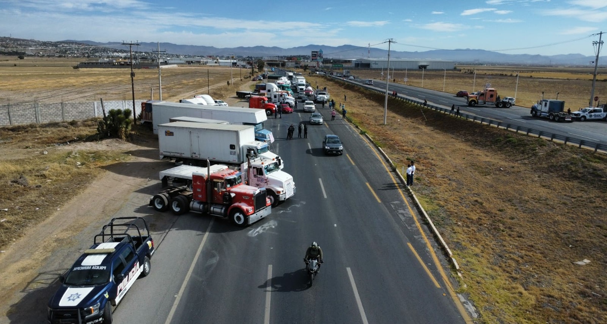 Transportistas realizaron paro este 15 de febrero.