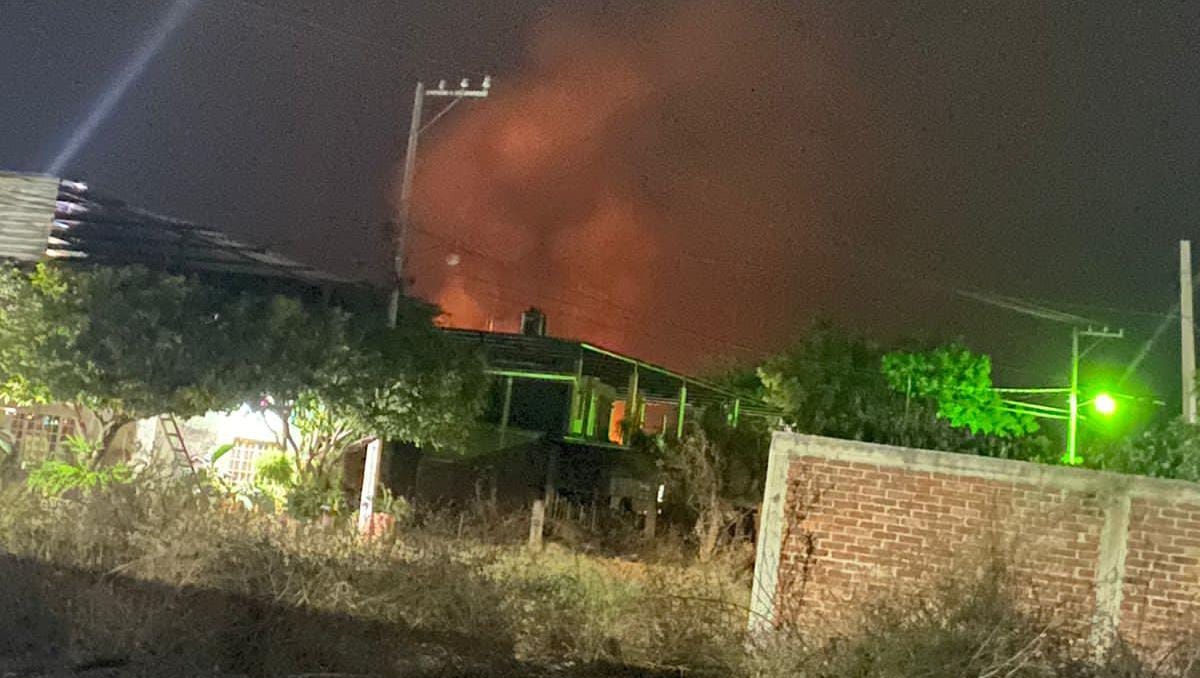 Hubo al menos dos explosiones con bombas de fabricación casera en La Ruana, Michoacán. | Especial