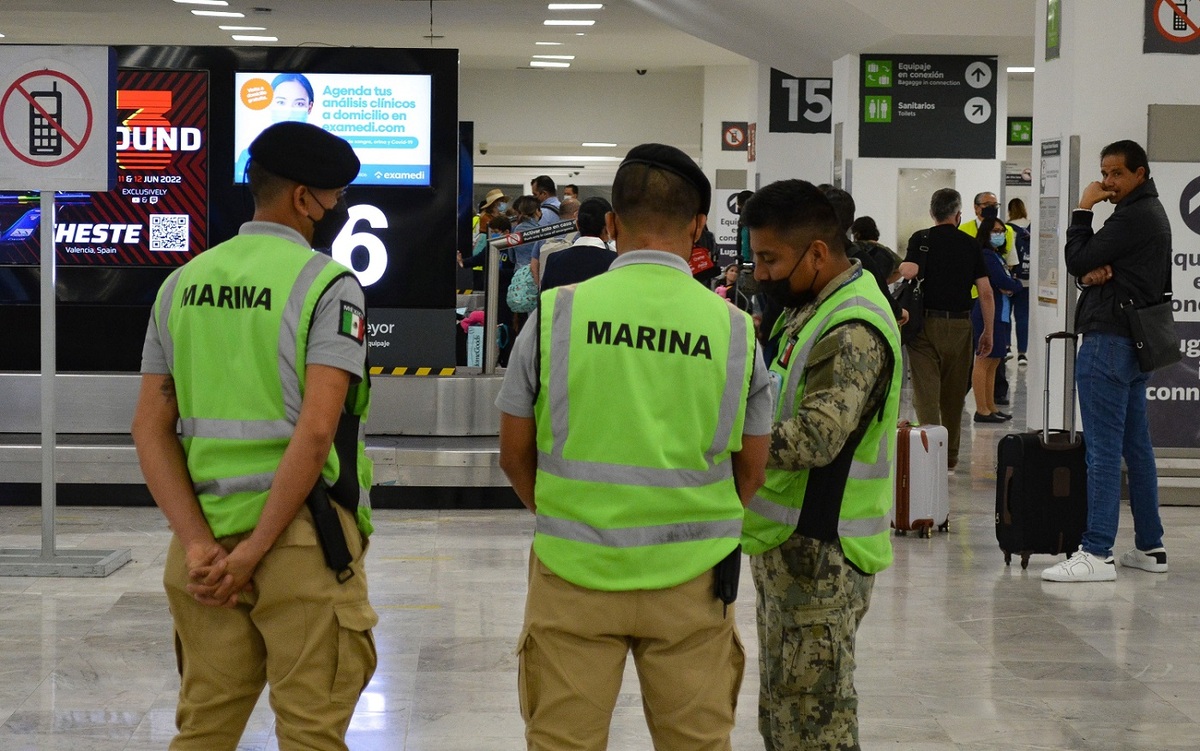 Personal de la Semar detectó la droga en las dos maletas del AICM. | AICM