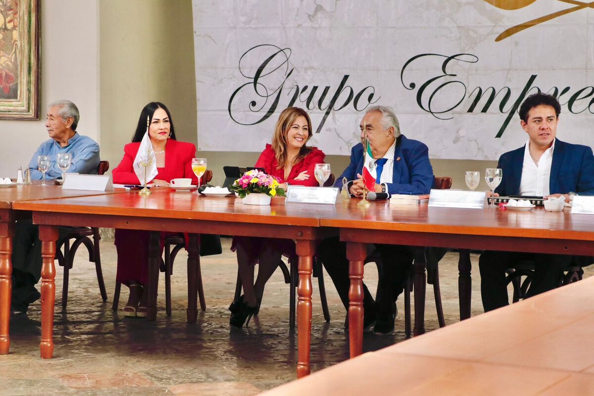 La Senadora morelense, Lucy Meza y empresarios del GEM. | Especial