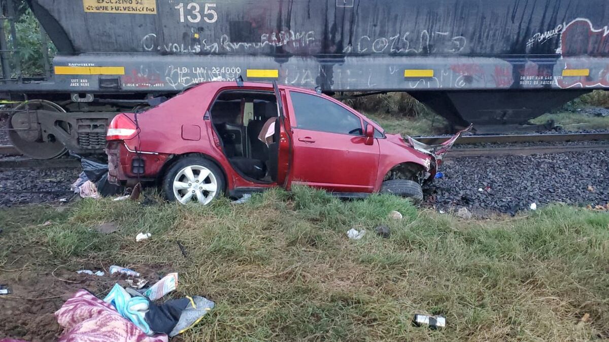 El accidente ocurrió sobre la carretera a Barra de Navidad. (Cortesía)
