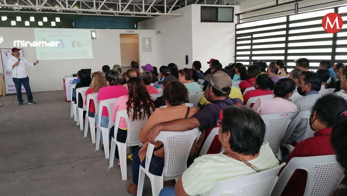 Coepris da capacitación a vendedores de playa Miramar