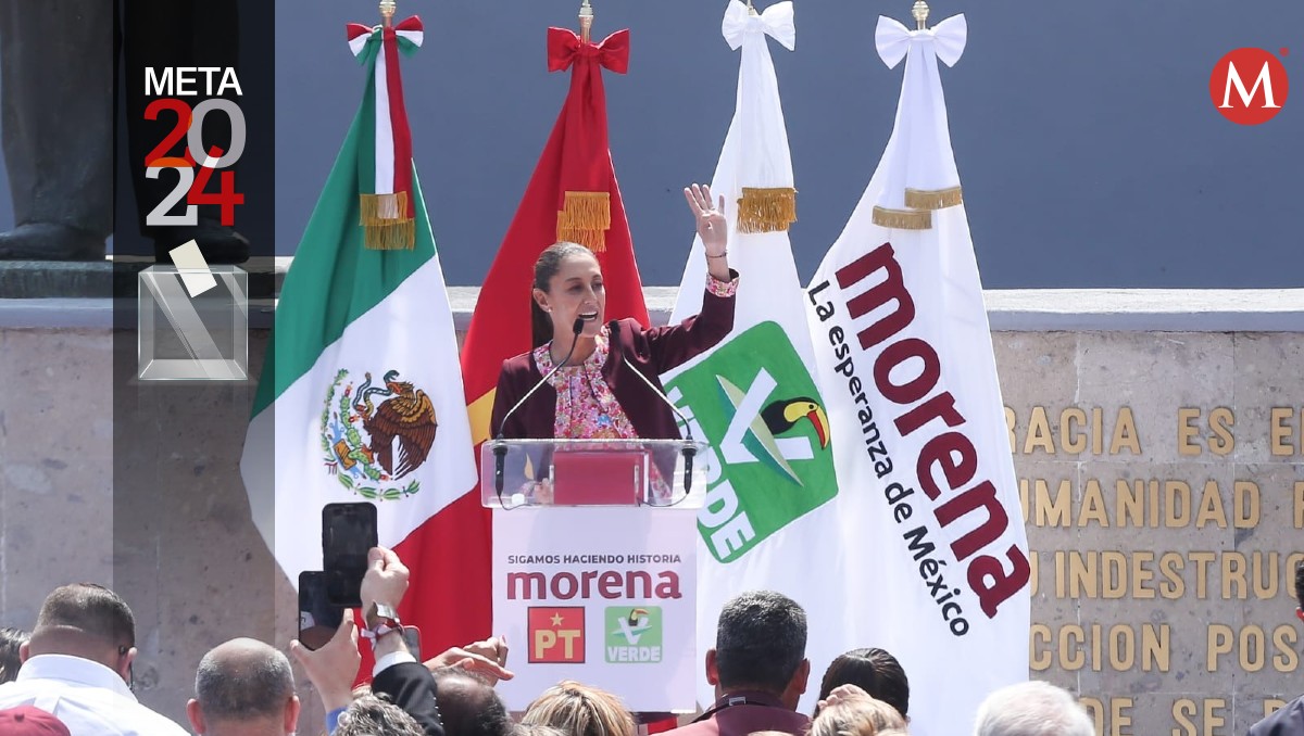 La candidata de Morena, Claudia Sheinbaum, al salir de su registro ante el INE. | Araceli López