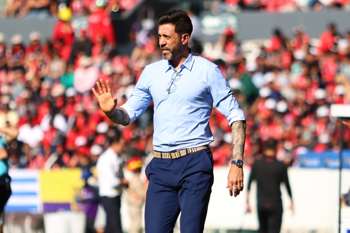 Jorge Bava, DT de León (Imago 7)