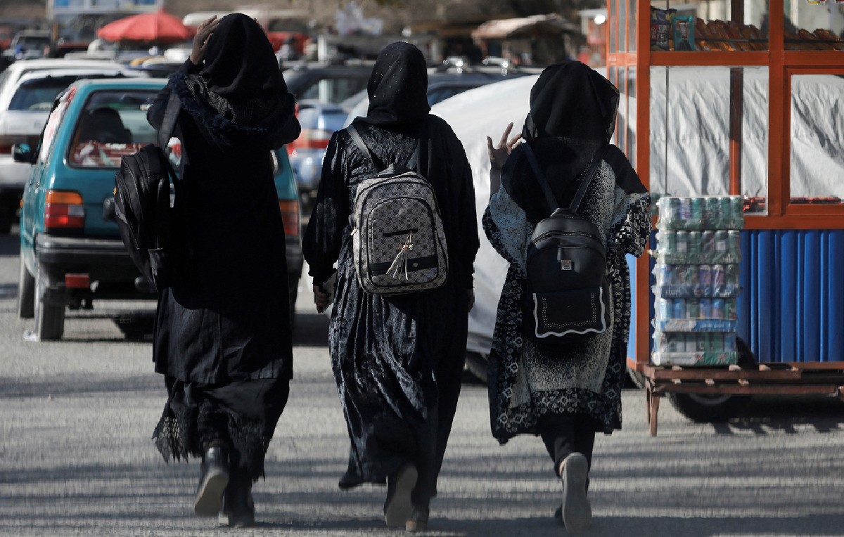 Mujeres paseando en Afganistán (Reuters)