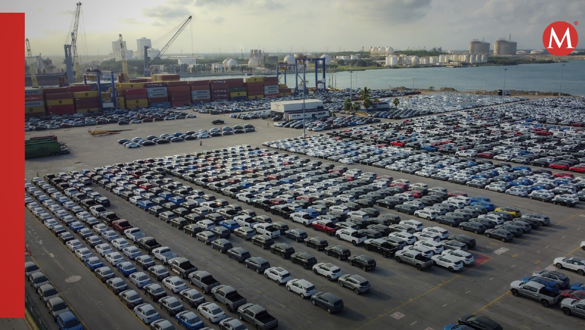 Terminales de exportación de automóviles en el puerto de Altamira.