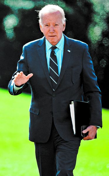 El presidente ha sido criticado por sus problemas para recordar fechas. AFP