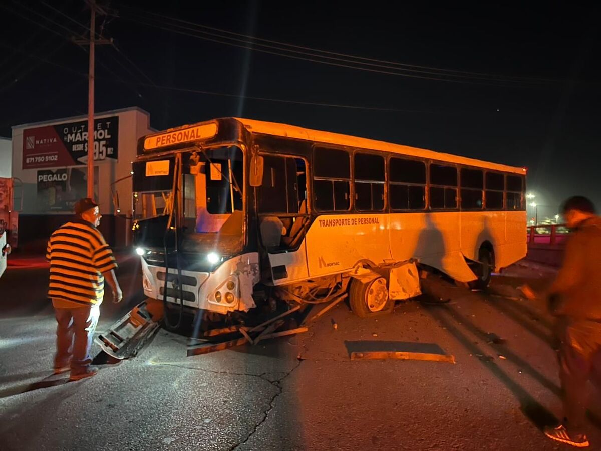 El conductor tomó el Periférico sobre los carriles que van de Torreón a Gómez Palacio. (Especial)