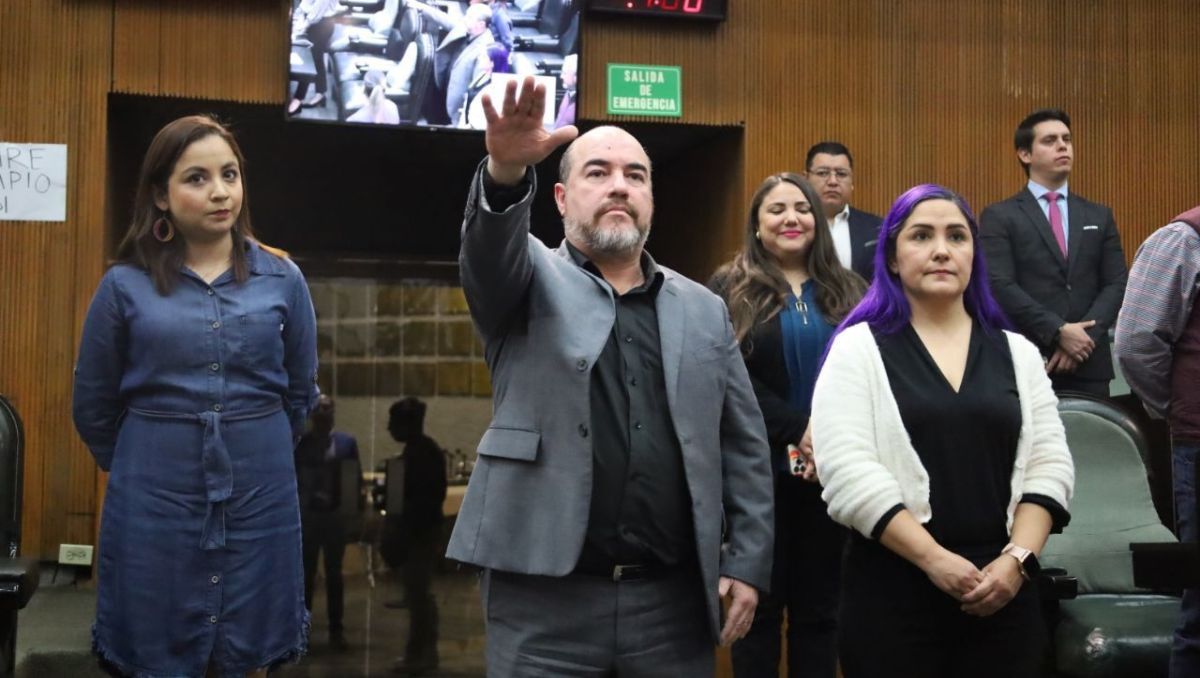 José Alfredo Pérez toma protesta en Congreso de Nuevo León. Jorge López
