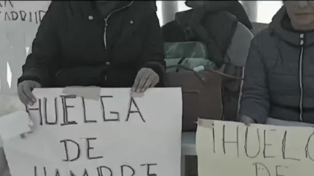 Trabajadores del Hospital Integral de Atlapexco, Hidalgo, se mantienen en huelga de hambre