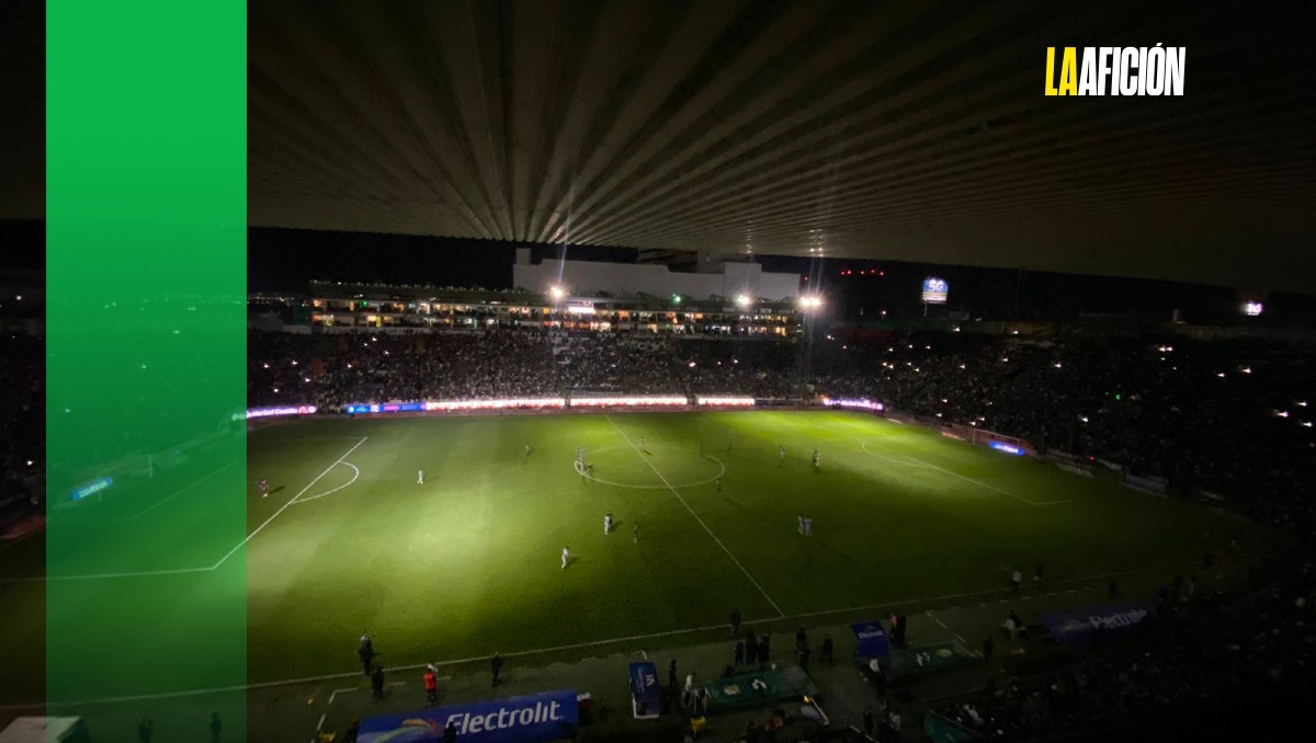 Club León contra Cruz Azul: Se va la luz en pleno partido
