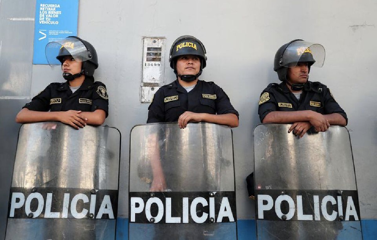 Elementos de la policía de Perú (Reuters)